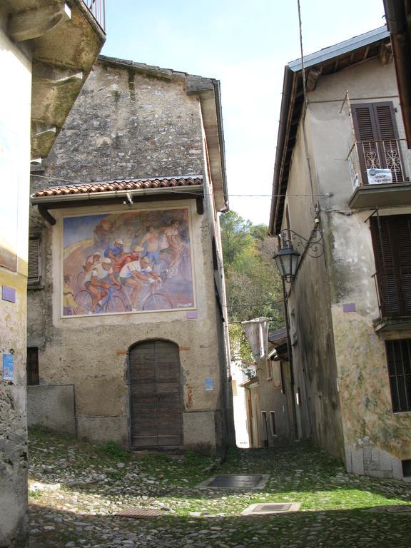 Locanda Del Pittore Arcumeggia Exterior photo